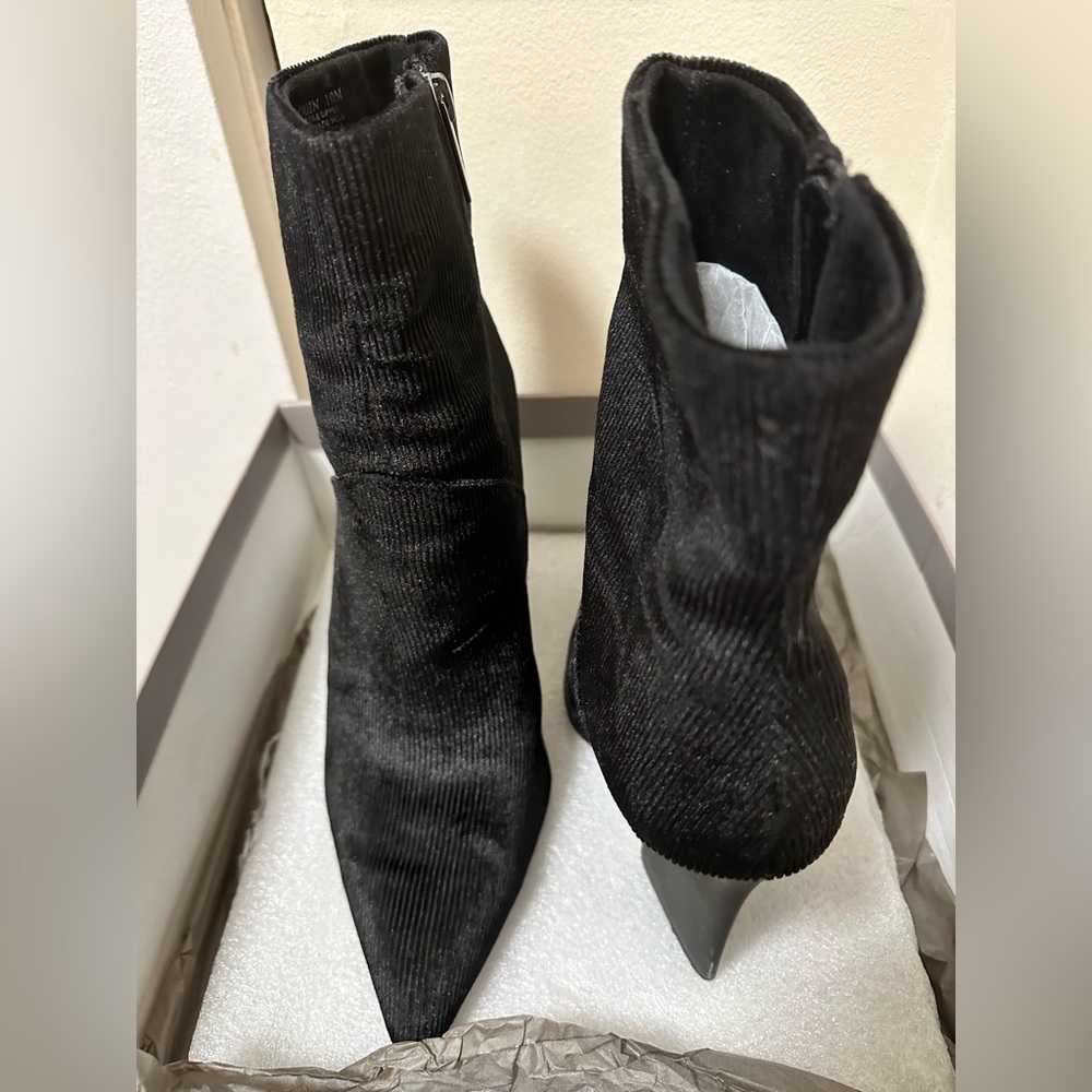 Black Halston corduroy bootie. Sz 10